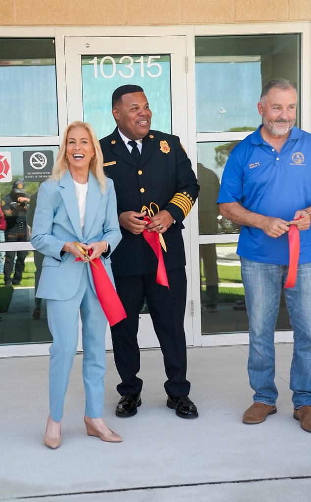Photo of Mayor Deegan, Chief Golden, Councilman Gay