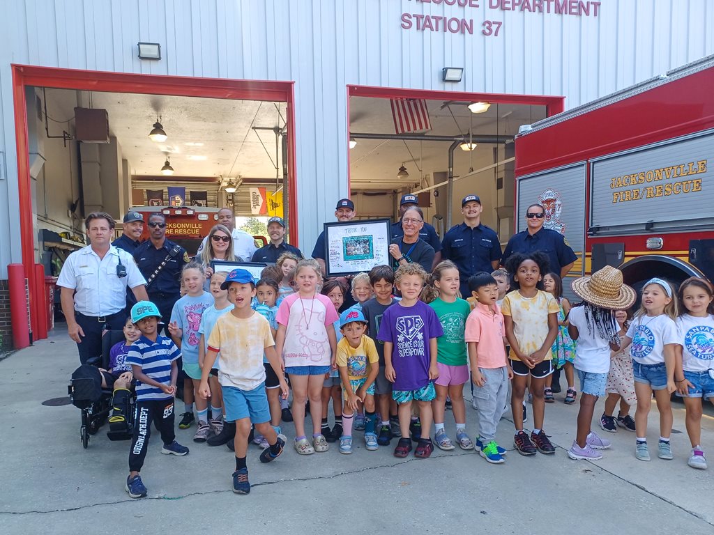 Photo of the students with the JFRD personnel